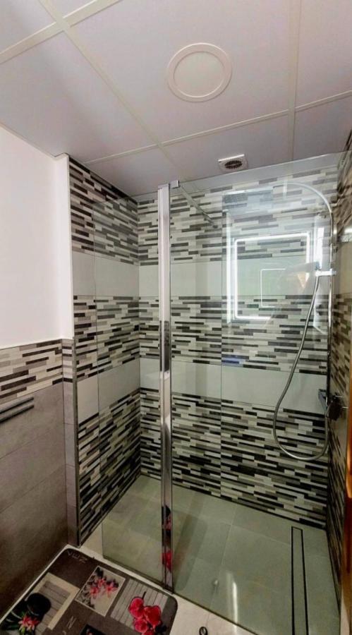 Julia'S Paradise Apartment Торевьиа Экстерьер фото